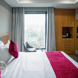 Saltstayz Select - Golf Course Road & Sector 57 Gurgaon